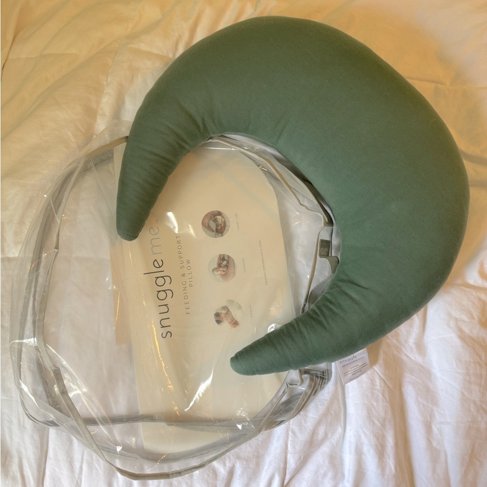 Snuggle me organic breastfeeding support